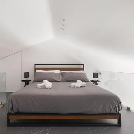 Archimedes Luxury With Terrace Daire